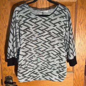 Cuffed 3/4 length sleeves